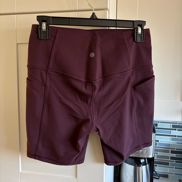 Athleta Salutation Stash Pocket 7” biker short - Picture 5 of 9